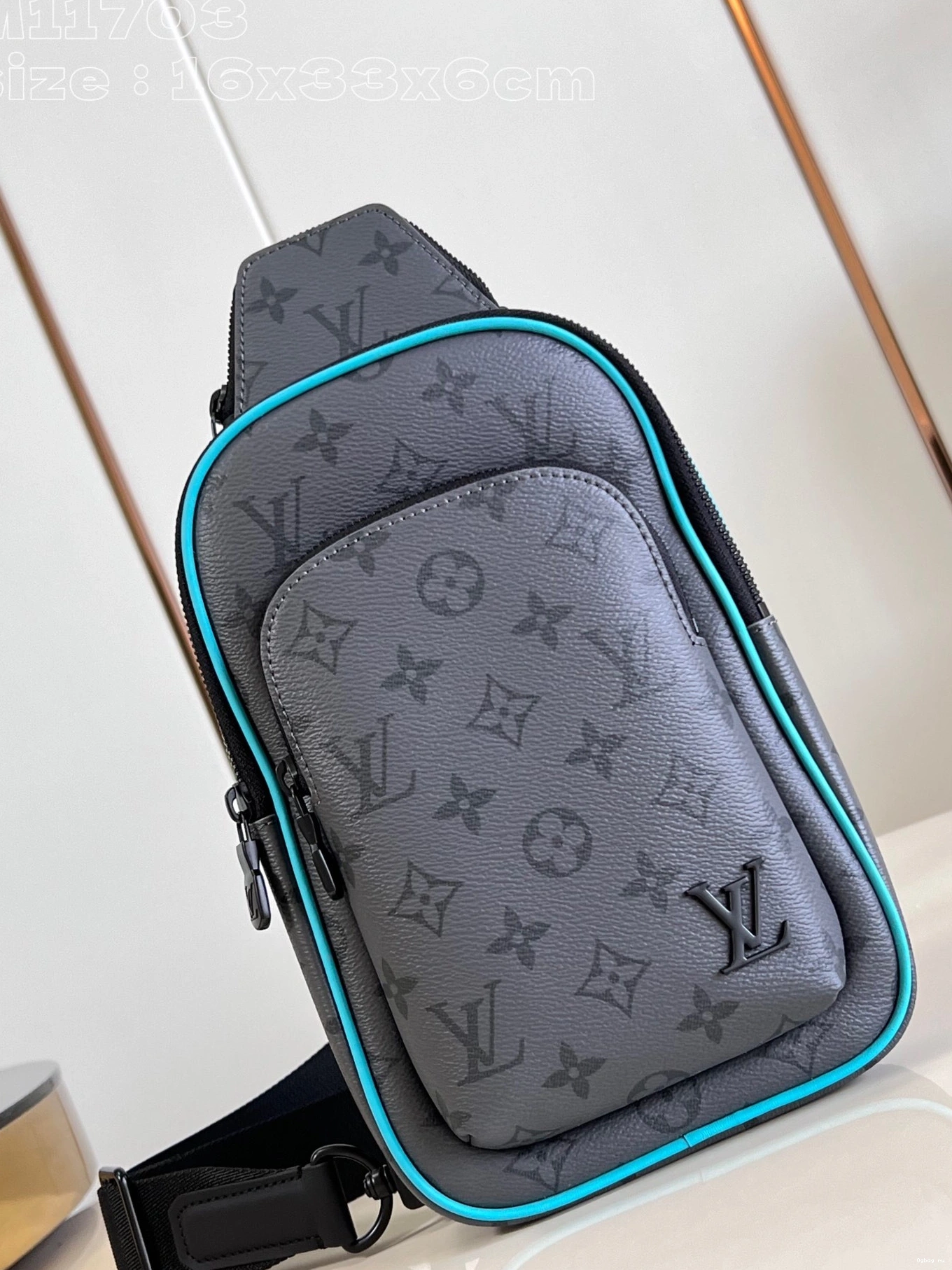 VUITTON Avenue LOUIS Slingbag-16*33*5.7CM 0729